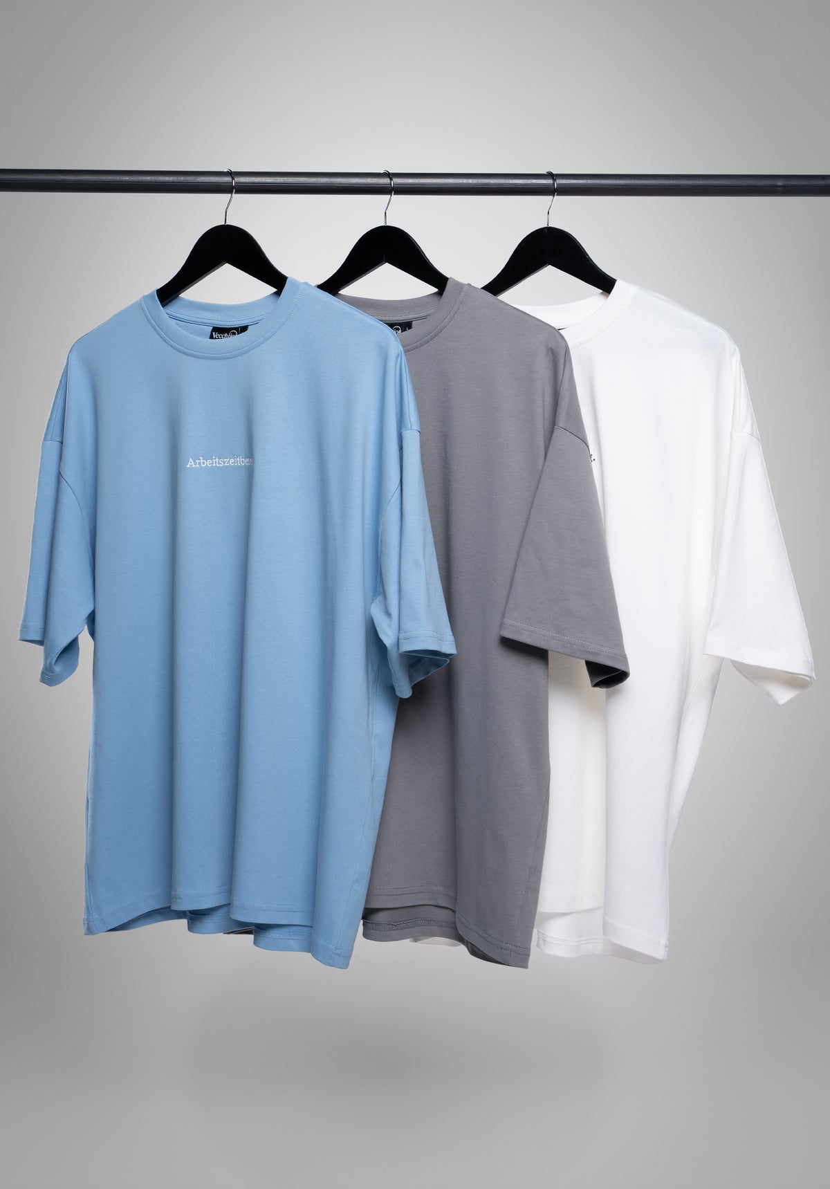 Arbeitszeitbetrug Oversize Tee alle drei Farben Cool Grey, Light Blue und Off White