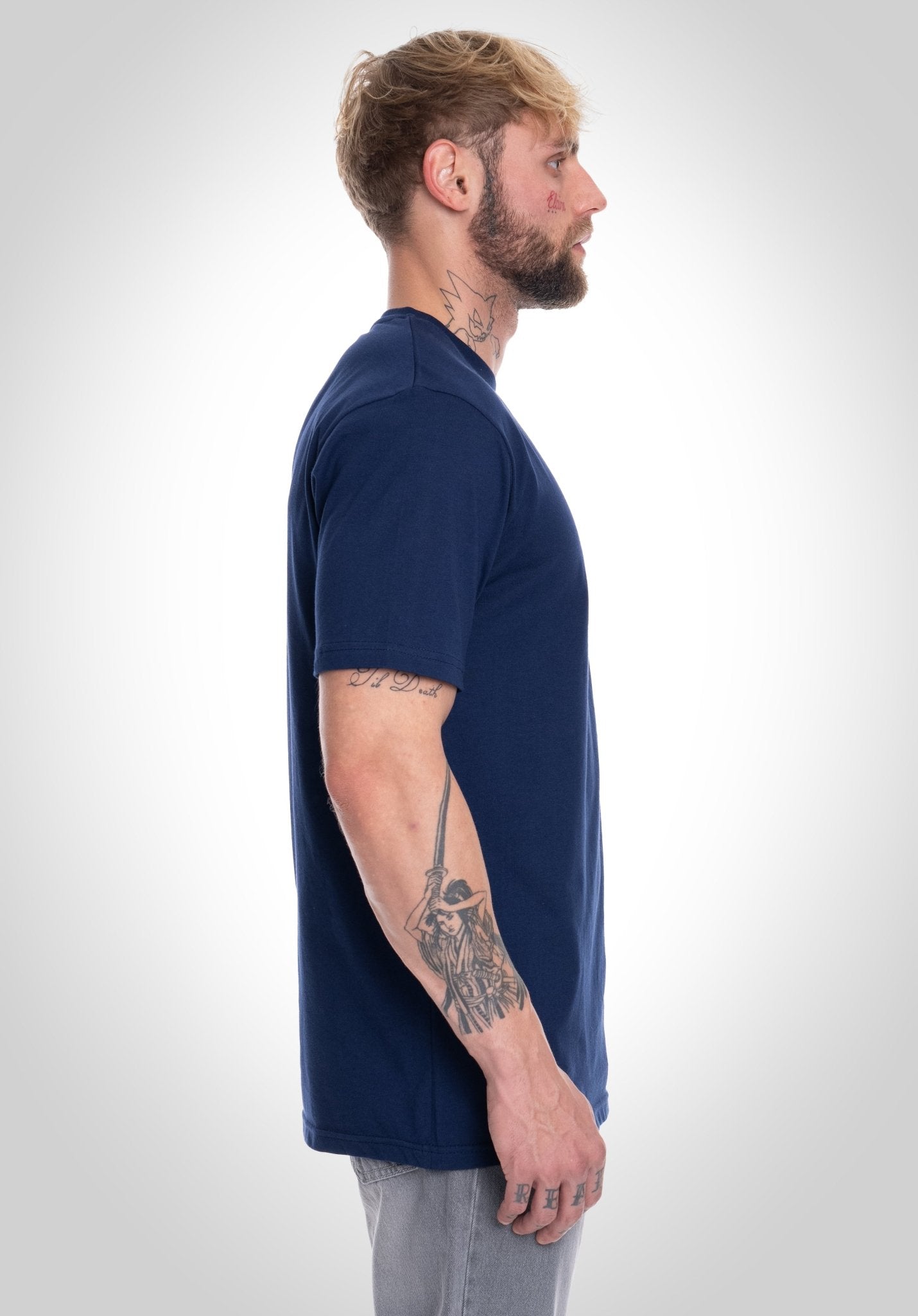 Basic Regular Fit Tee - Slate Navy () – T-shirt's von Straight Outta Cotton
