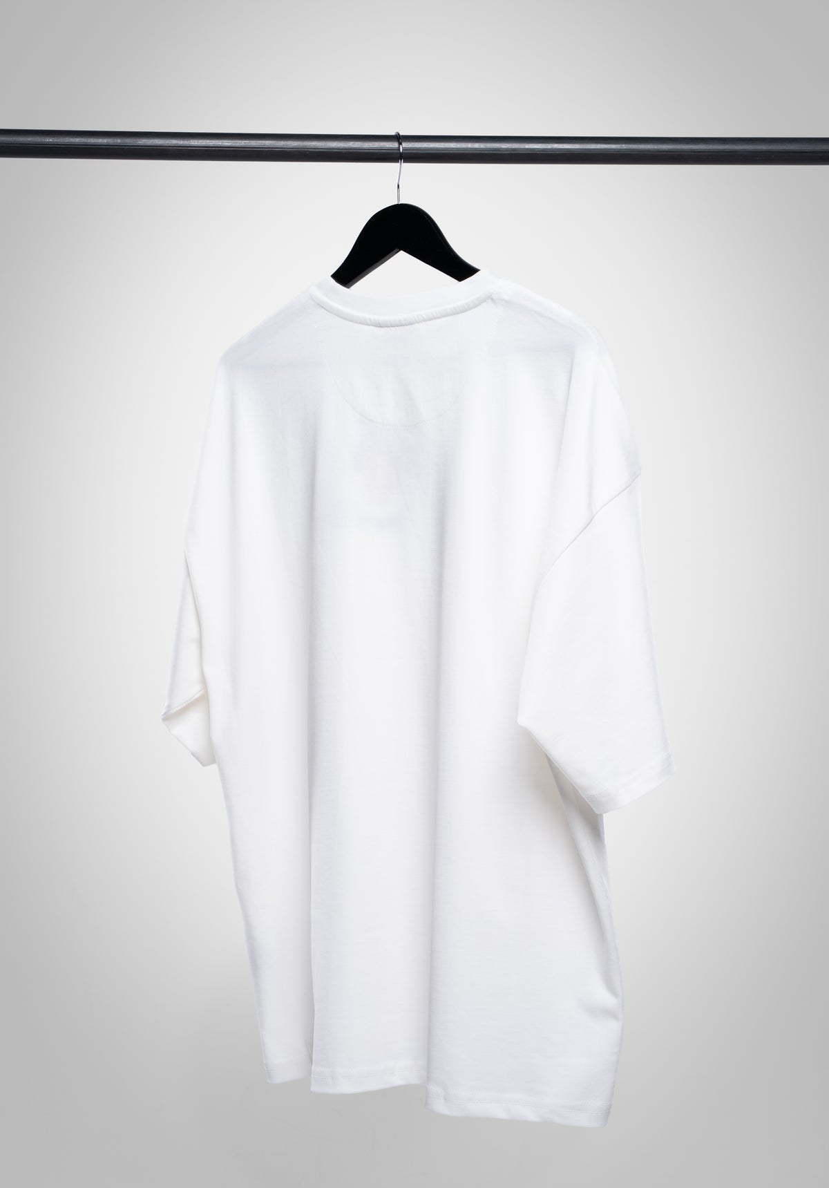 Du bist gemutet Oversize Tee Off White auf dem Bügel von hinten #Farbe_Off White