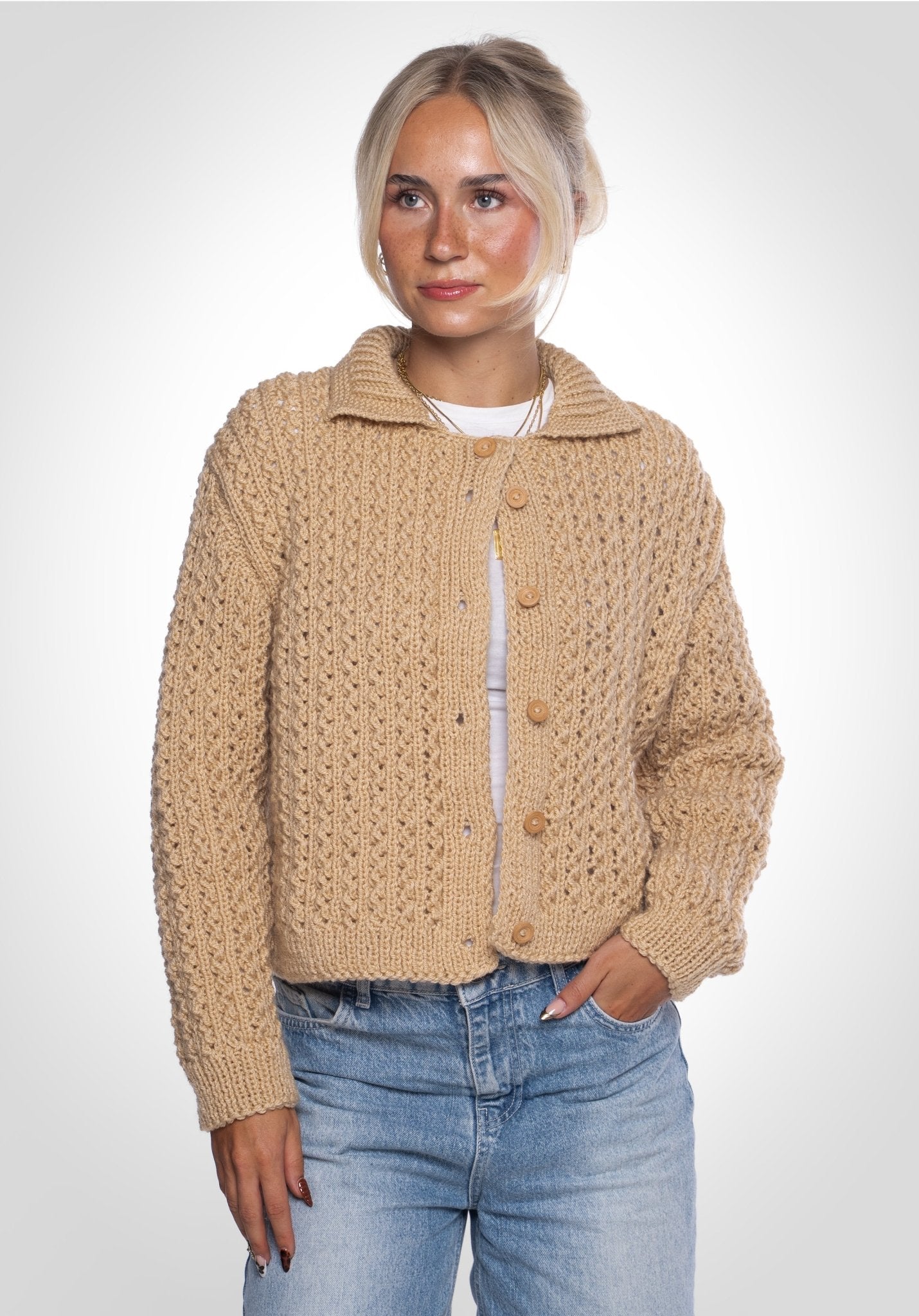 Handcrafted Knit Jacket - Nude () – von Straight Outta Cotton
