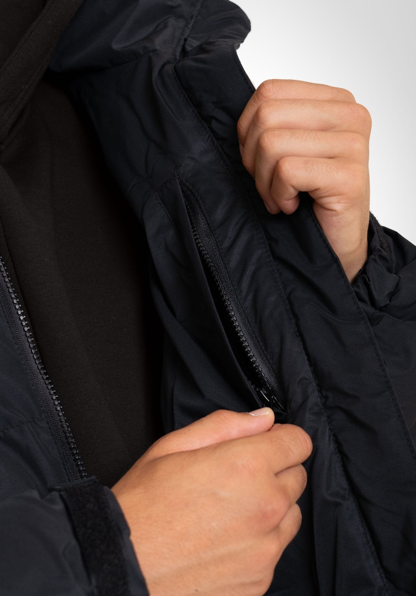 Puffer Jacket - Black () – von Straight Outta Cotton