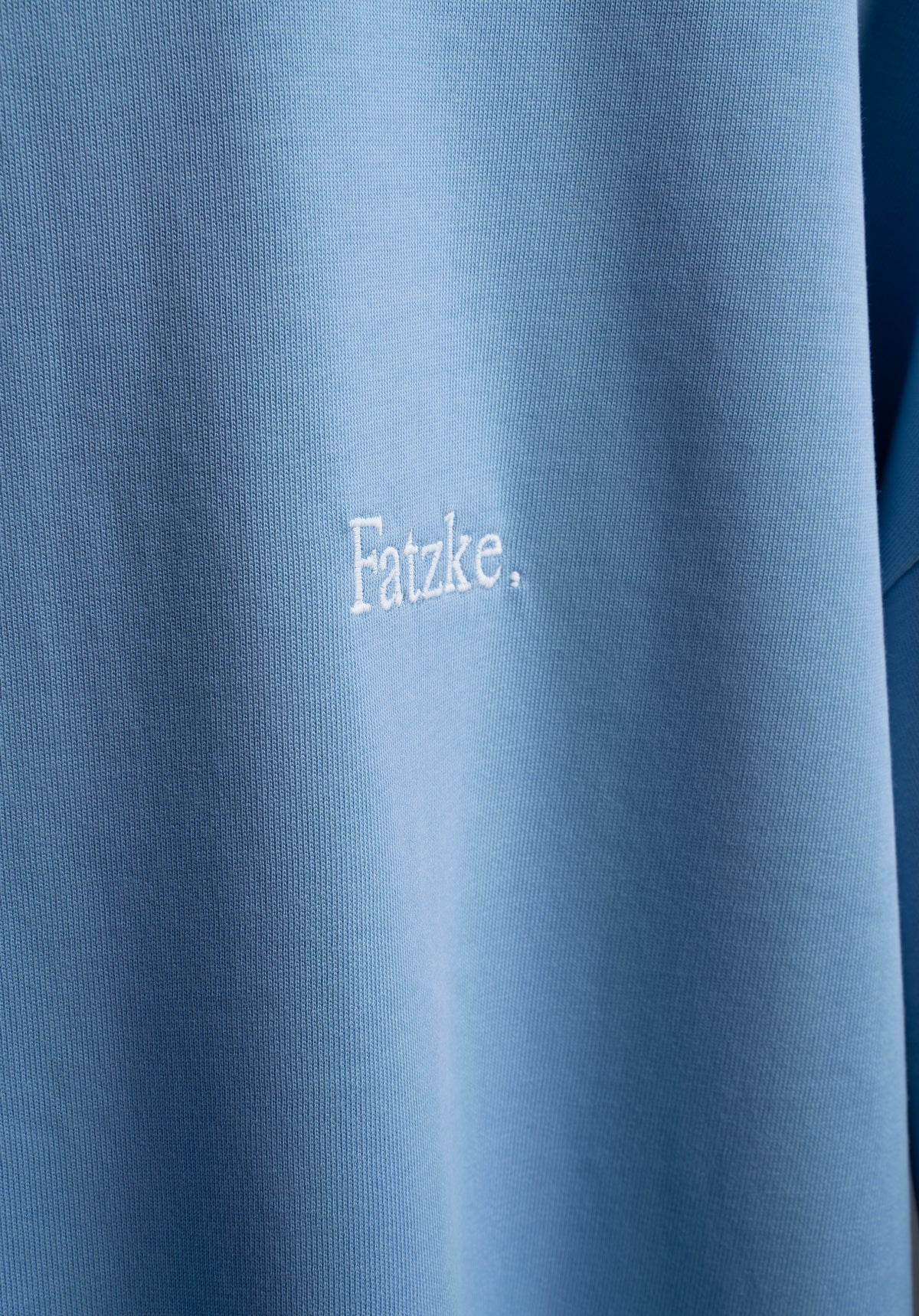 Fatzke Oversize Tee Light Blue Detailansicht Stick #Farbe_Blau