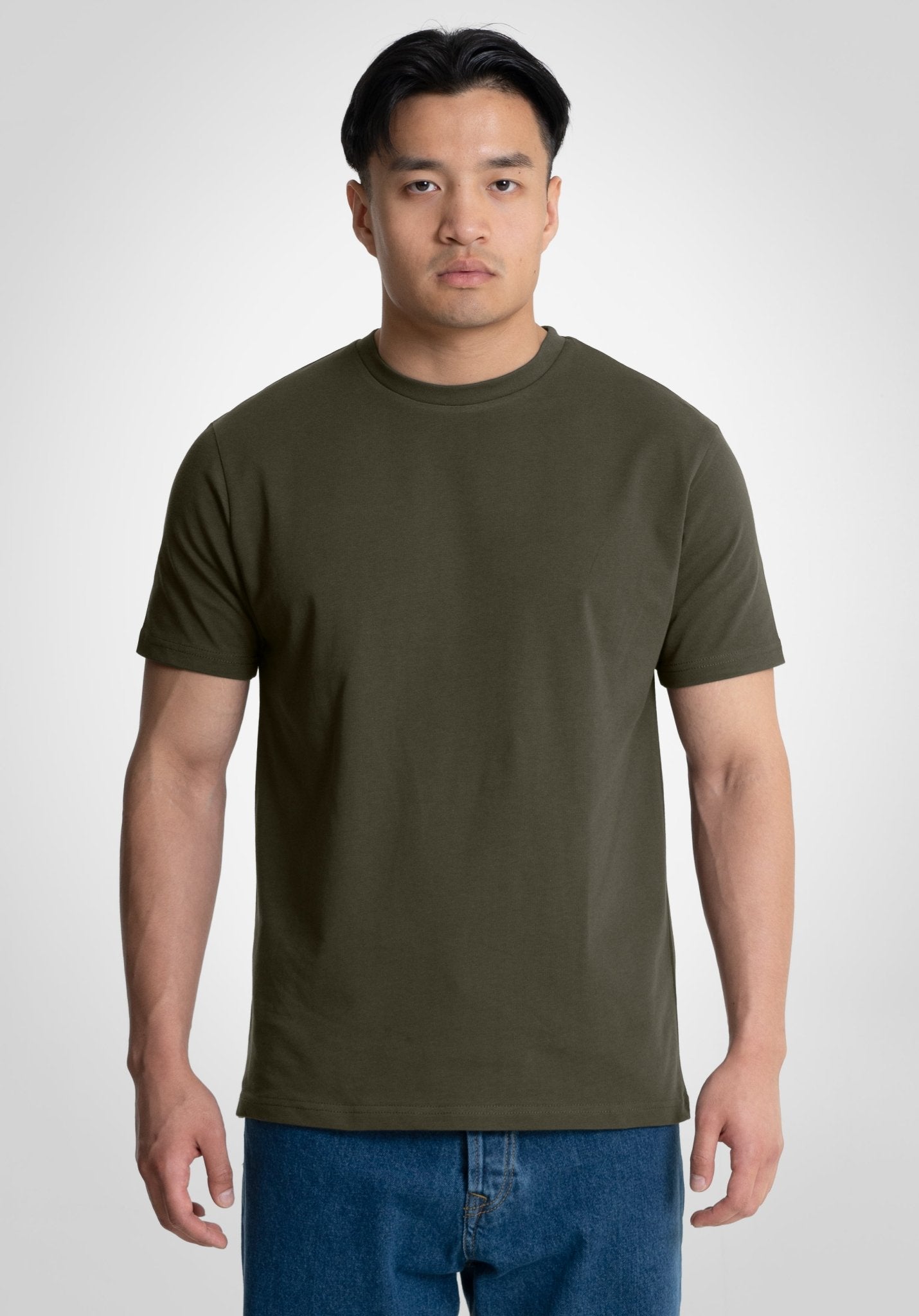 Heavy Regular Fit Tee - Olive (Olive) – von Straight Outta Cotton
