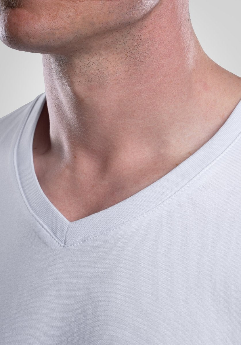 Heavy Regular V - Neck Tee - White (Weiß) – T-shirt's von Straight Outta Cotton
