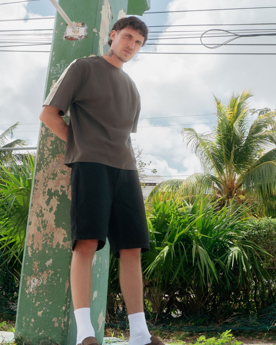 Oversize Shirt in Olive – lässiger Streetwear Look für Männer von Straight Outta Cotton