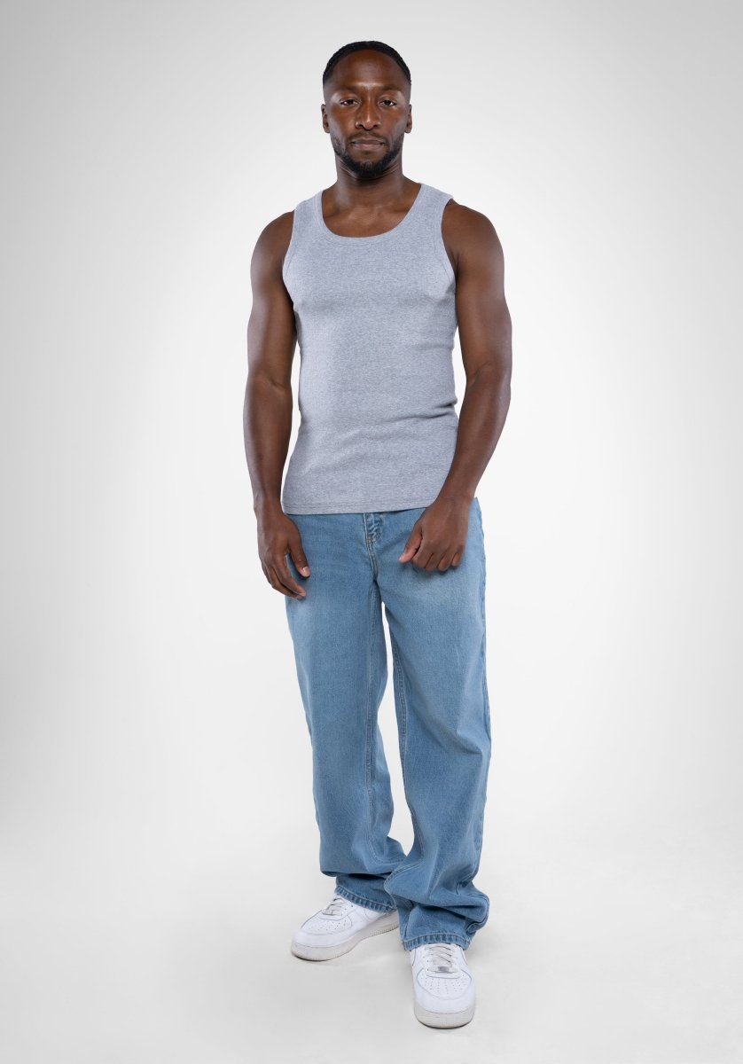 Tank Top Melange Grey od Straight Outta Cotton, na modelu v pohybu