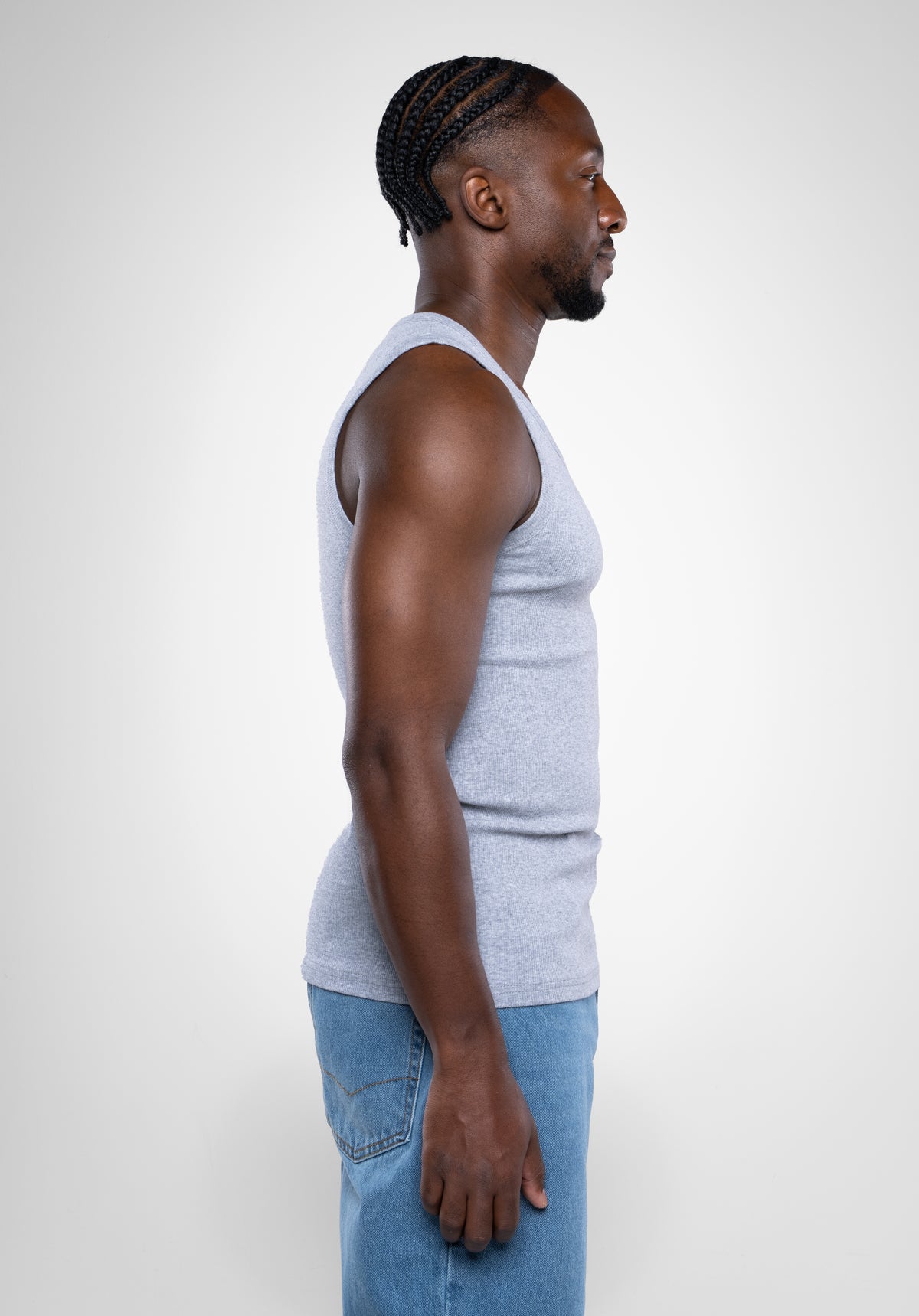 Tank Top Melange Grey van Straight Outta Cotton, zijaanzicht op model
