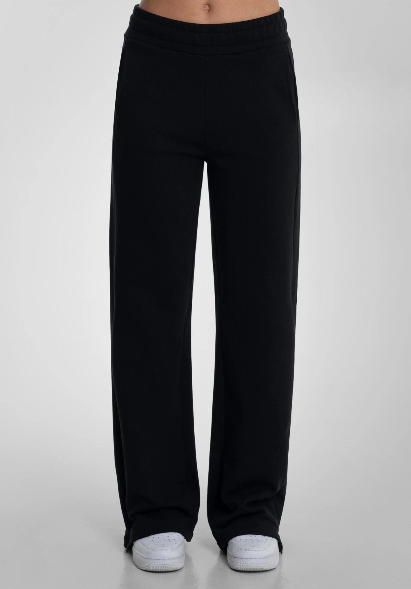 Women Straight Leg Jogger Black () – von Straight Outta Cotton